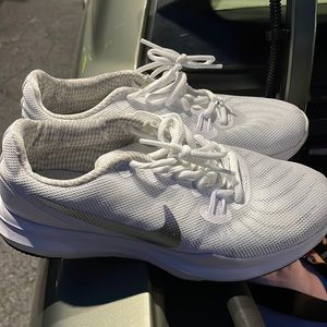 White Nike size 6.5